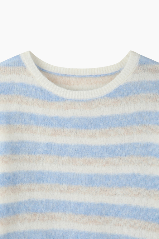 https://img.benettonmall.com/PARTS/KS/26F/SAKP47661LB_MB_D2.jpg?cb=1793028892