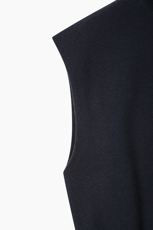https://img.benettonmall.com/PARTS/KS/26F/SAKP52661DN_MB_D3.jpg?cb=1789983961
