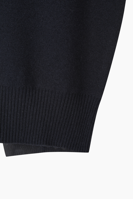 https://img.benettonmall.com/PARTS/KS/26F/SAKP52661DN_MB_D4.jpg?cb=1789983961