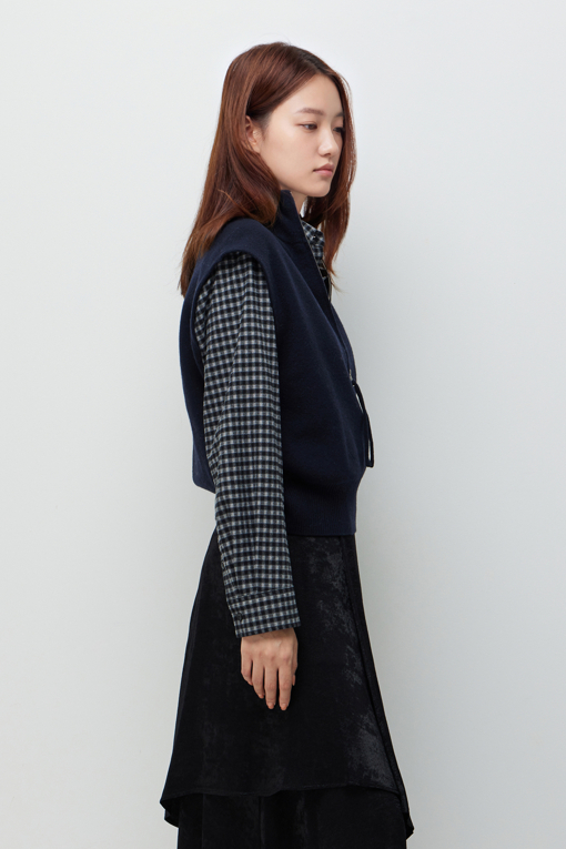https://img.benettonmall.com/PARTS/KS/26F/SAKP52661DN_MB_M1.jpg?cb=1789983961