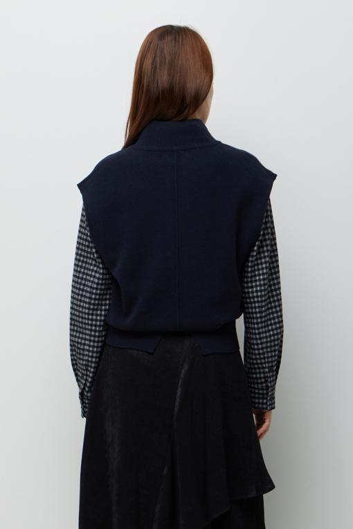 https://img.benettonmall.com/PARTS/KS/26F/SAKP52661DN_MB_M2.jpg?cb=1789983961