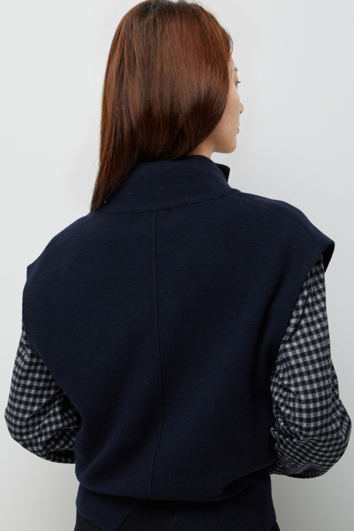 https://img.benettonmall.com/PARTS/KS/26F/SAKP52661DN_MB_M4.jpg?cb=1789983961