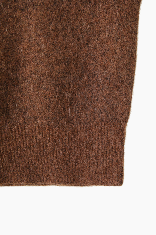 https://img.benettonmall.com/PARTS/KS/26F/SAKP54661BR_MB_D4.jpg?cb=1793028892
