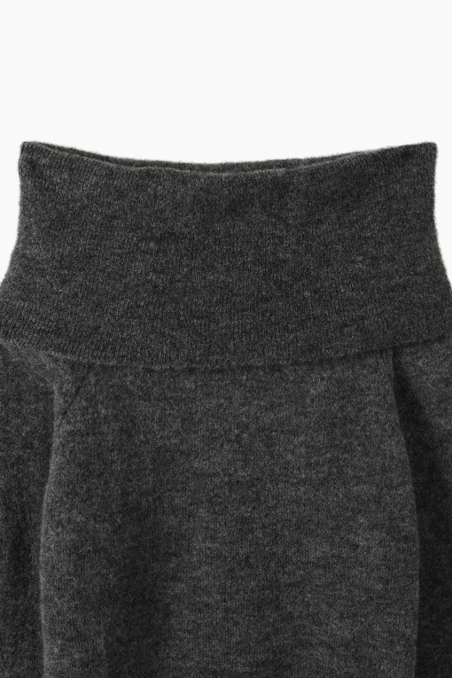 https://img.benettonmall.com/PARTS/KS/26F/SAKP54661CG_MB_D2.jpg?cb=1793028892
