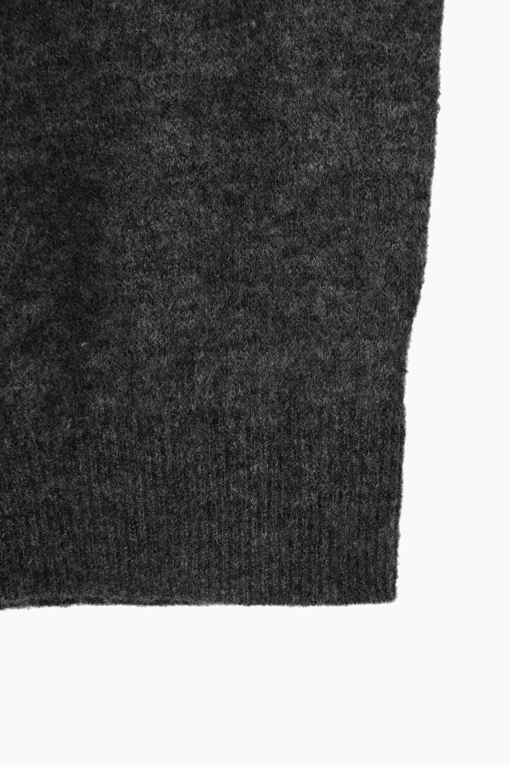 https://img.benettonmall.com/PARTS/KS/26F/SAKP54661CG_MB_D4.jpg?cb=1793028892