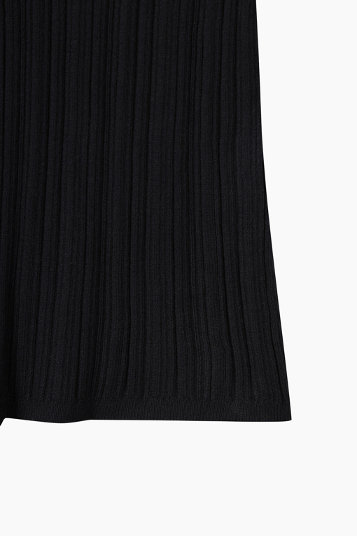 https://img.benettonmall.com/PARTS/KS/26F/SAKP71641BK_MB_D14.jpg?cb=1792113748
