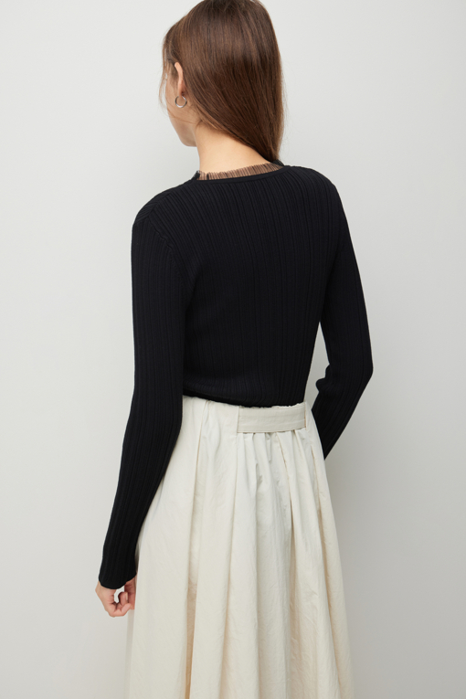 https://img.benettonmall.com/PARTS/KS/26F/SAKP71641BK_MB_D4.jpg?cb=1792113748