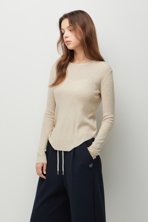 https://img.benettonmall.com/PARTS/KS/26F/SAKP72641BE_MB_D1.jpg?cb=1787100377