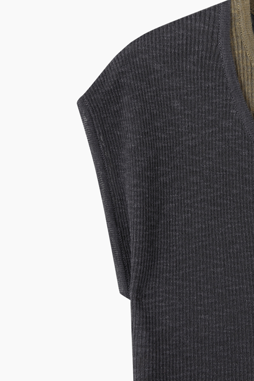 https://img.benettonmall.com/PARTS/KS/26F/SAKPE1641DG_MB_D13.jpg?cb=1787100377
