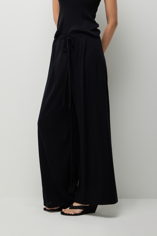 https://img.benettonmall.com/PARTS/KS/26F/SAKS01641BK_MB_D2.jpg?cb=1789410927