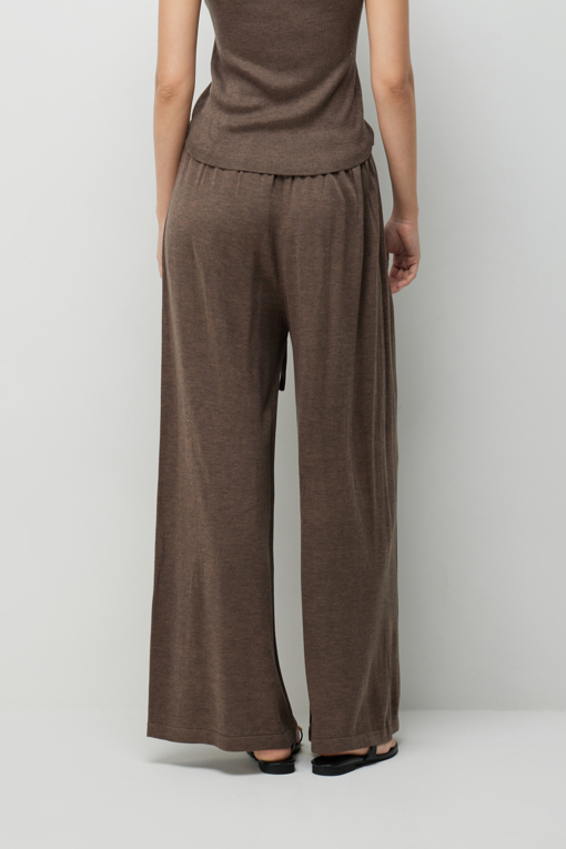 https://img.benettonmall.com/PARTS/KS/26F/SAKS01641BR_MB_D2.jpg?cb=1789410927