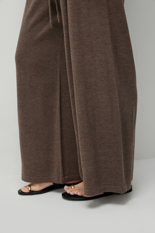 https://img.benettonmall.com/PARTS/KS/26F/SAKS01641BR_MB_D4.jpg?cb=1789410927