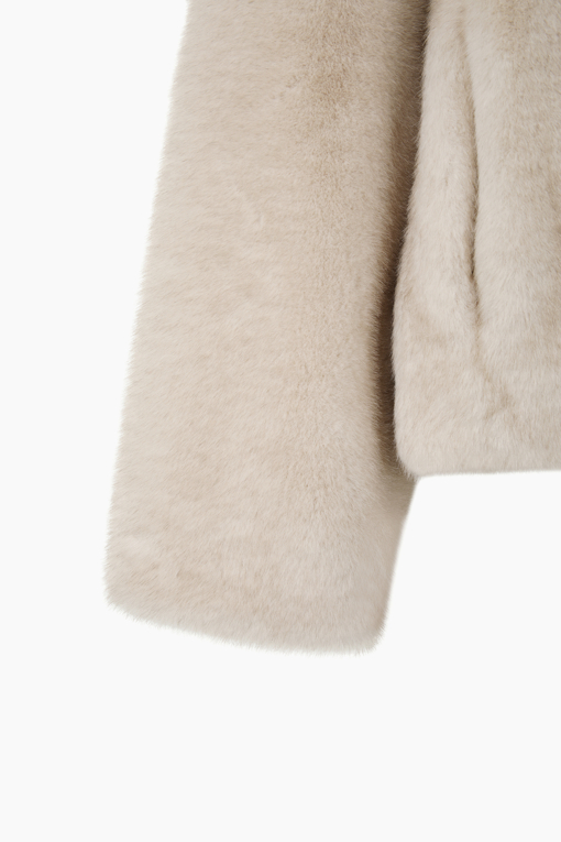 https://img.benettonmall.com/PARTS/KS/26F/SALE33661IV_MB_D3.jpg?cb=1789983961
