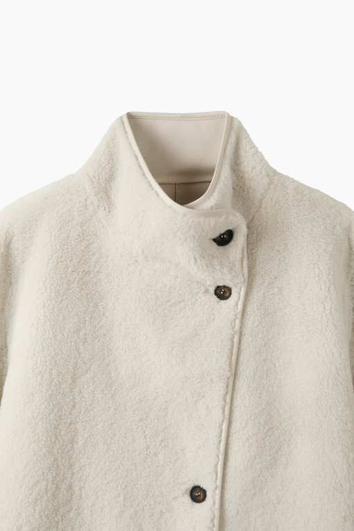 https://img.benettonmall.com/PARTS/KS/26F/SALE37661IV_MB_D2.jpg?cb=1793028892