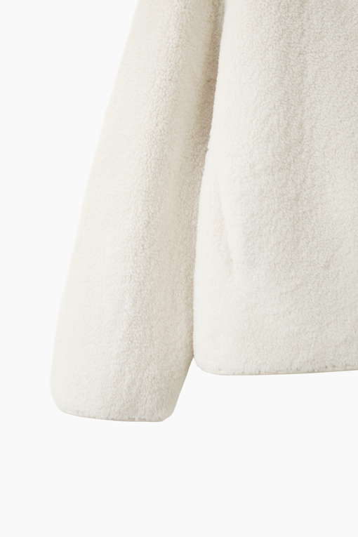 https://img.benettonmall.com/PARTS/KS/26F/SALE37661IV_MB_D3.jpg?cb=1793028892