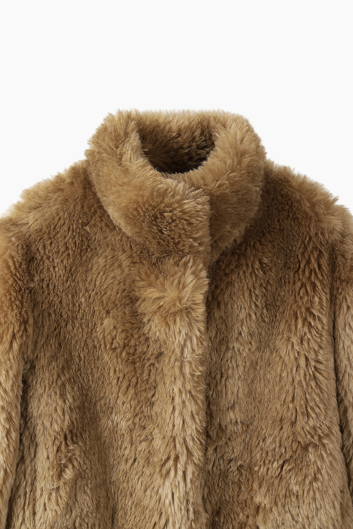 https://img.benettonmall.com/PARTS/KS/26F/SALE38661CA_MB_D2.jpg?cb=1789983961