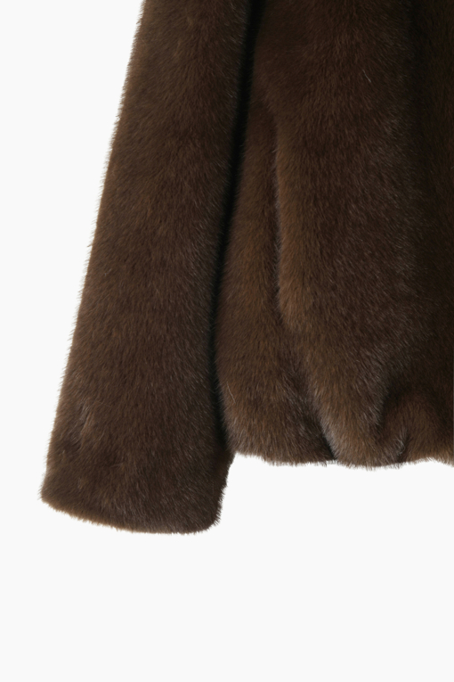 https://img.benettonmall.com/PARTS/KS/26F/SALE40661DW_MB_D3.jpg?cb=1789410927