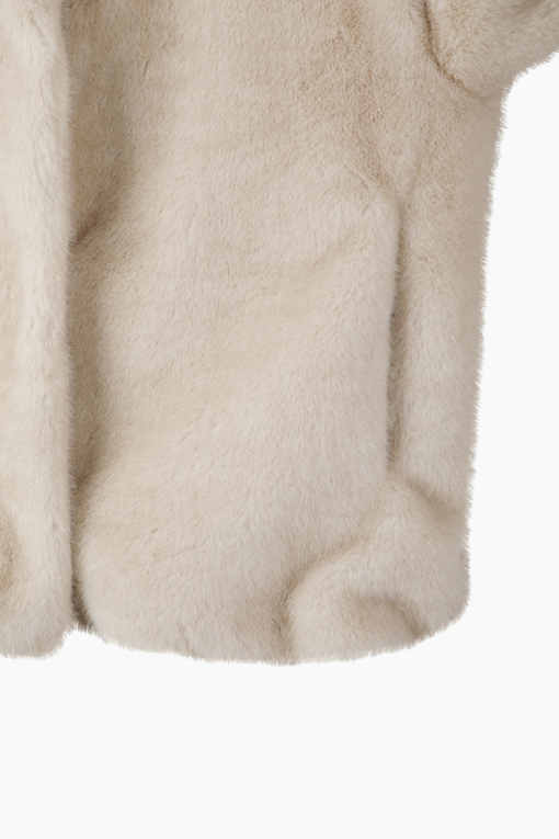 https://img.benettonmall.com/PARTS/KS/26F/SALE40661IV_MB_D4.jpg?cb=1789410927