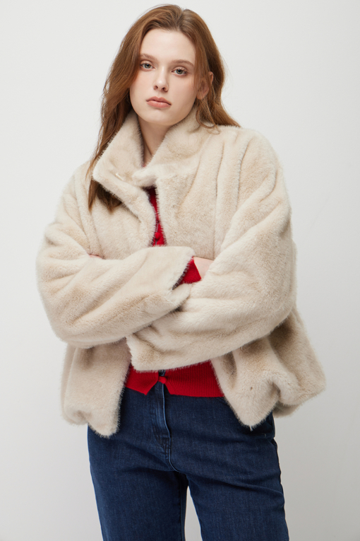 https://img.benettonmall.com/PARTS/KS/26F/SALE40661IV_MB_M3.jpg?cb=1793028892