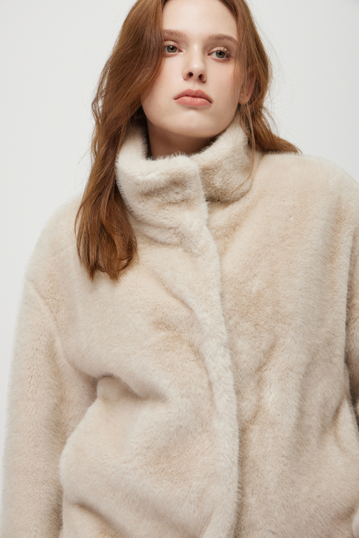 https://img.benettonmall.com/PARTS/KS/26F/SALE40661IV_MB_M4.jpg?cb=1793028892