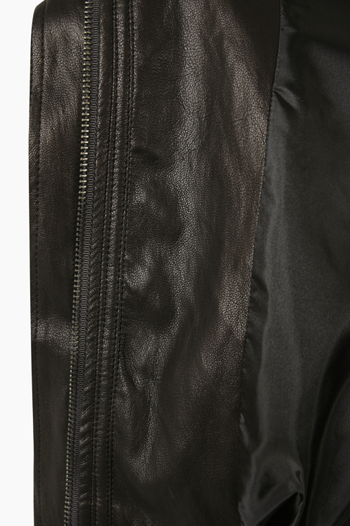 https://img.benettonmall.com/PARTS/KS/26F/SALE42661DW_MB_D5.jpg?cb=1789983961