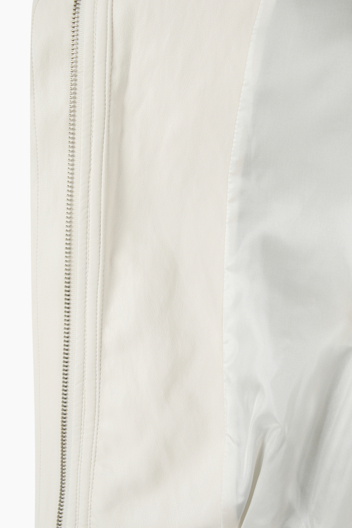 https://img.benettonmall.com/PARTS/KS/26F/SALE42661IV_MB_D5.jpg?cb=1789983961