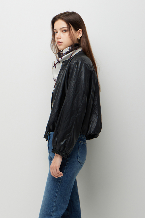 https://img.benettonmall.com/PARTS/KS/26F/SALEE1641BK_MB_D1.jpg?cb=1786279682