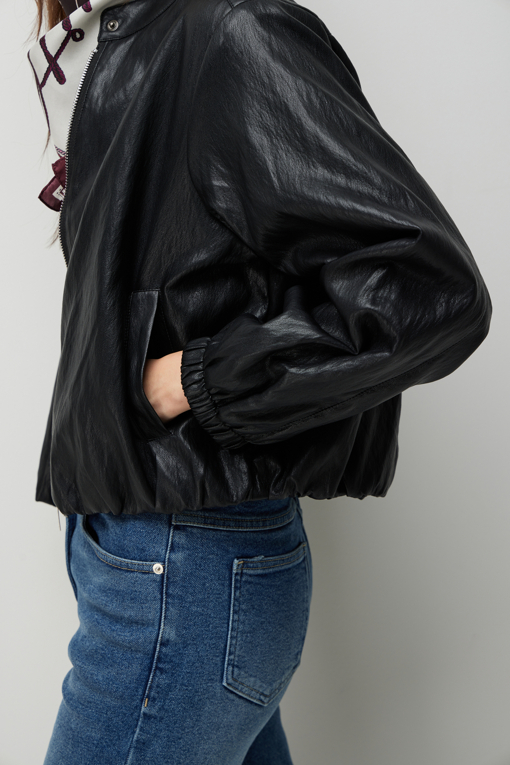https://img.benettonmall.com/PARTS/KS/26F/SALEE1641BK_MB_D4.jpg?cb=1787100377