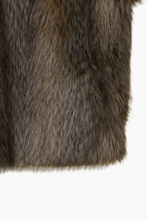 https://img.benettonmall.com/PARTS/KS/26F/SALEE5661DW_MB_D4.jpg?cb=1789410927