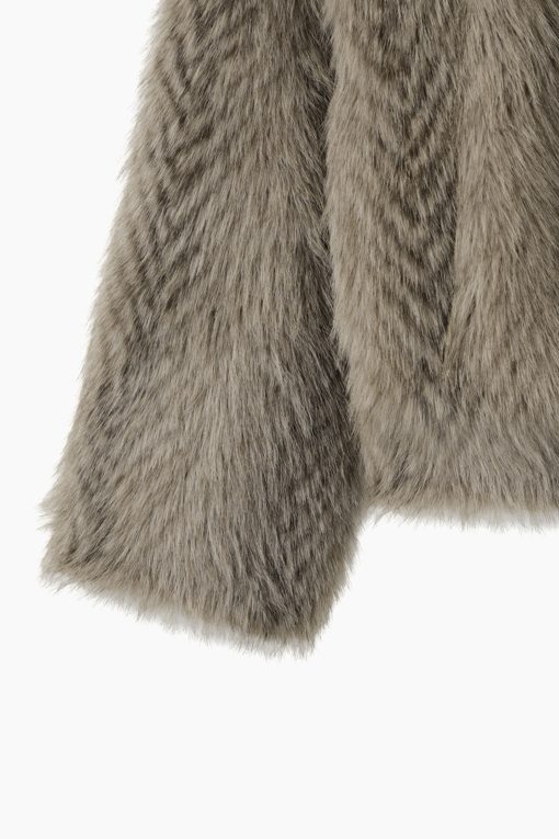 https://img.benettonmall.com/PARTS/KS/26F/SALEE5661ED_MB_D3.jpg?cb=1789410927