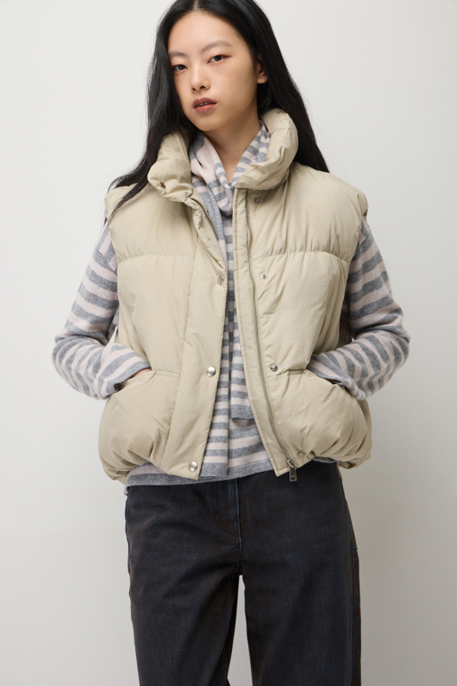 https://img.benettonmall.com/PARTS/KS/26F/SAPD39661BE_MB_M3.jpg?cb=1793028892