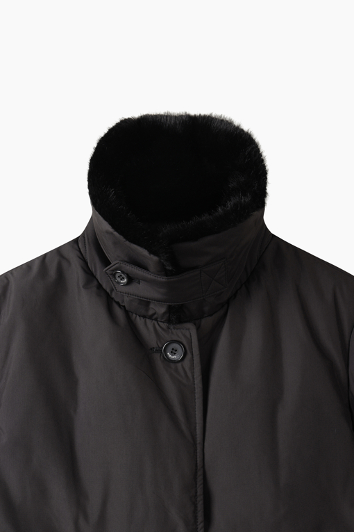 https://img.benettonmall.com/PARTS/KS/26F/SAPDE5661BK_MB_D2.jpg?cb=1789410927