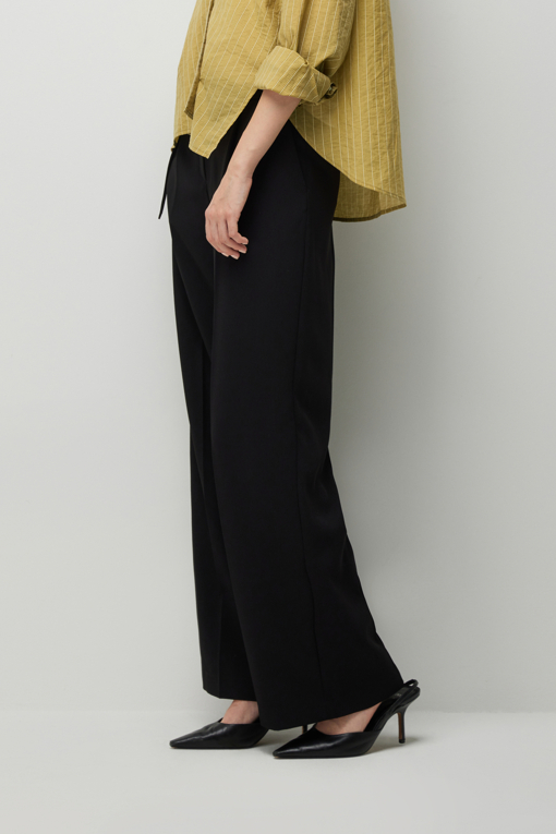 https://img.benettonmall.com/PARTS/KS/26F/SAPT01641BK_MB_D1.jpg?cb=1789410927