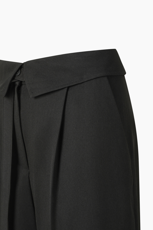 https://img.benettonmall.com/PARTS/KS/26F/SAPT01641BK_MB_D13.jpg?cb=1789410927