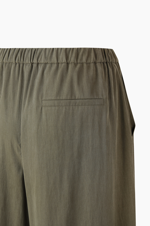https://img.benettonmall.com/PARTS/KS/26F/SAPT02641KA_MB_D14.jpg?cb=1789410927