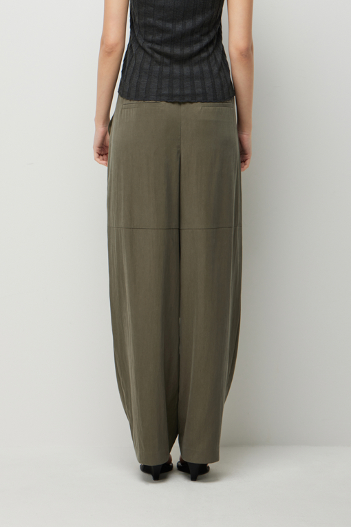 https://img.benettonmall.com/PARTS/KS/26F/SAPT02641KA_MB_D2.jpg?cb=1789410927