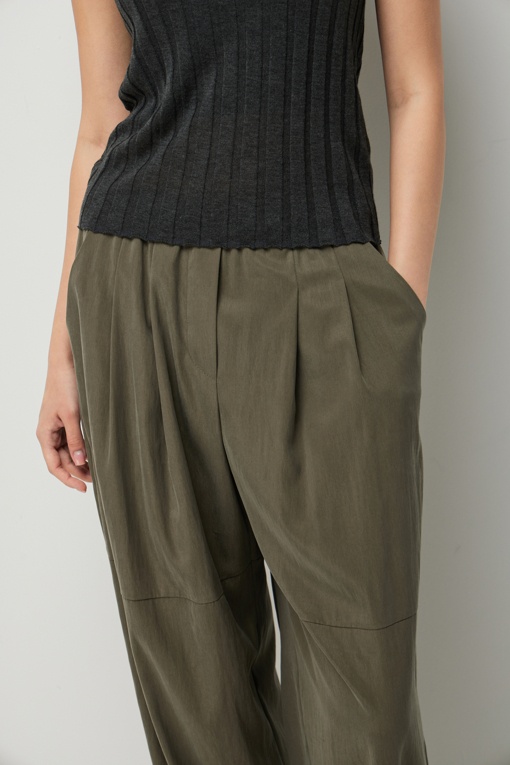 https://img.benettonmall.com/PARTS/KS/26F/SAPT02641KA_MB_D3.jpg?cb=1789410927
