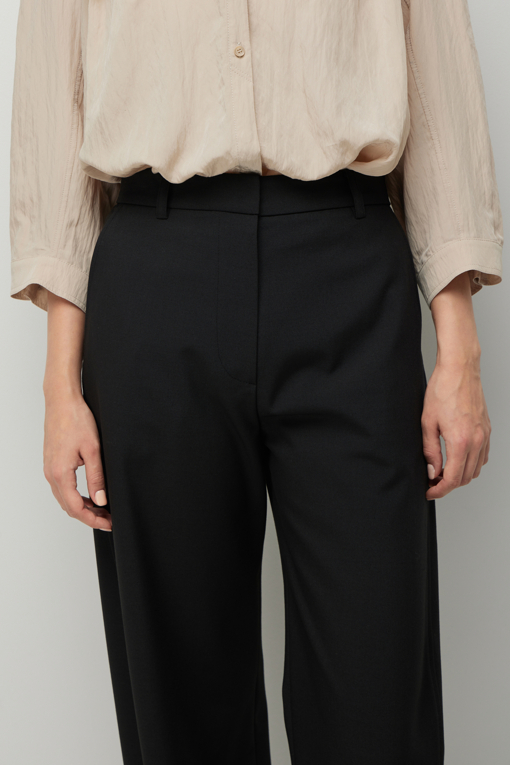 https://img.benettonmall.com/PARTS/KS/26F/SAPT03641BK_MB_D3.jpg?cb=1789410927