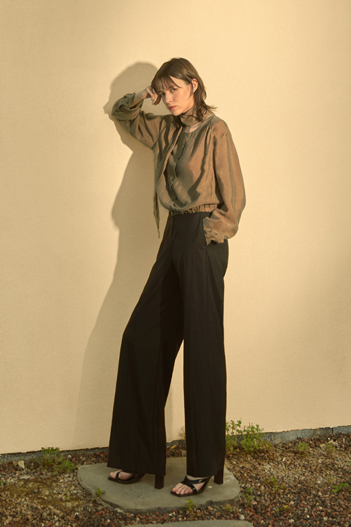 https://img.benettonmall.com/PARTS/KS/26F/SAPT05641BK_MB_D0.jpg?cb=1790808094