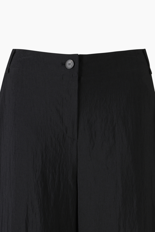 https://img.benettonmall.com/PARTS/KS/26F/SAPT05641BK_MB_D12.jpg?cb=1789983961