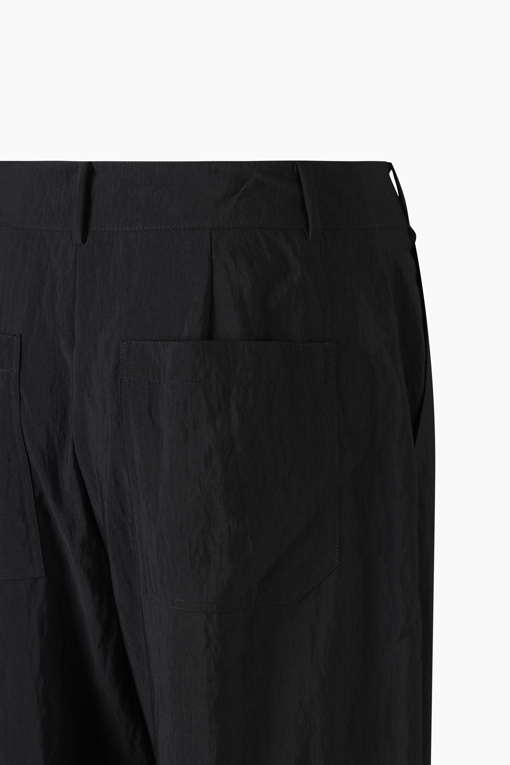 https://img.benettonmall.com/PARTS/KS/26F/SAPT05641BK_MB_D14.jpg?cb=1789983961