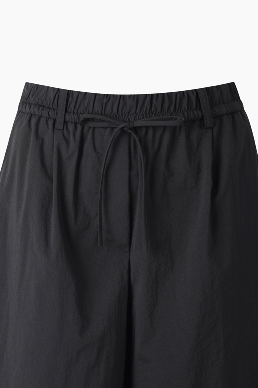 https://img.benettonmall.com/PARTS/KS/26F/SAPT07641BK_MB_D12.jpg?cb=1789410927