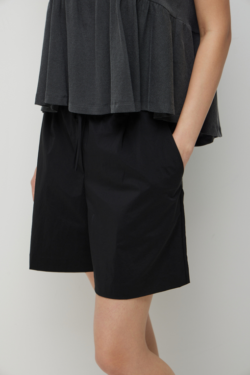 https://img.benettonmall.com/PARTS/KS/26F/SAPT07641BK_MB_D3.jpg?cb=1789410927