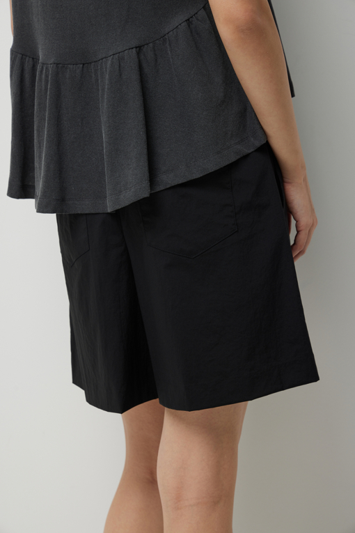 https://img.benettonmall.com/PARTS/KS/26F/SAPT07641BK_MB_D4.jpg?cb=1789410927