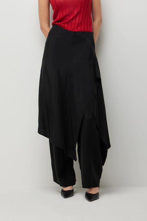 https://img.benettonmall.com/PARTS/KS/26F/SAPT08641BK_MB_D1.jpg?cb=1789410927