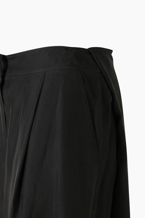 https://img.benettonmall.com/PARTS/KS/26F/SAPT08641BK_MB_D13.jpg?cb=1790808094