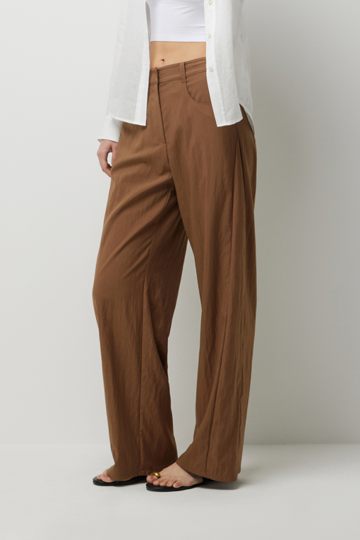 https://img.benettonmall.com/PARTS/KS/26F/SAPT09641BR_MB_D1.jpg?cb=1789410927