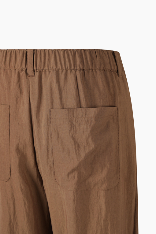https://img.benettonmall.com/PARTS/KS/26F/SAPT09641BR_MB_D14.jpg?cb=1789410927