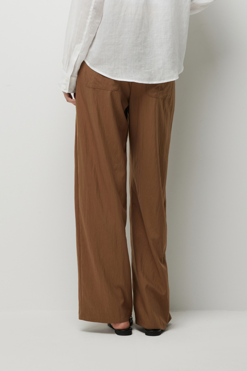 https://img.benettonmall.com/PARTS/KS/26F/SAPT09641BR_MB_D2.jpg?cb=1789410927