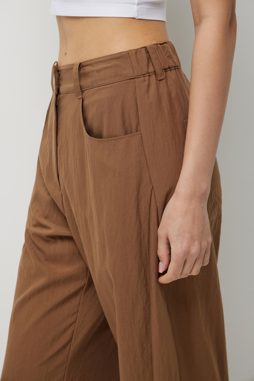 https://img.benettonmall.com/PARTS/KS/26F/SAPT09641BR_MB_D4.jpg?cb=1789410927
